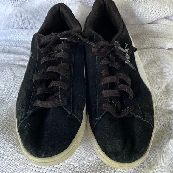 Puma size 10 men’s sneakers. Black/White.BLACK SUEDE. - Picture 1 of 4